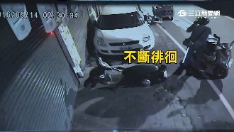可惡！男搶包不成逃逸　路上竟又偷車