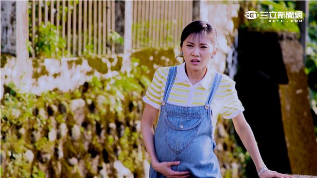 豆花妹演孕婦　乾媽王彩樺親自示範