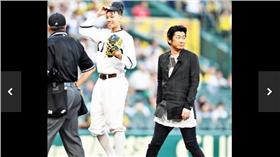 ▲陳永欣所飾演的劉蒼麟在甲子園開球（圖／翻攝自日刊體育）