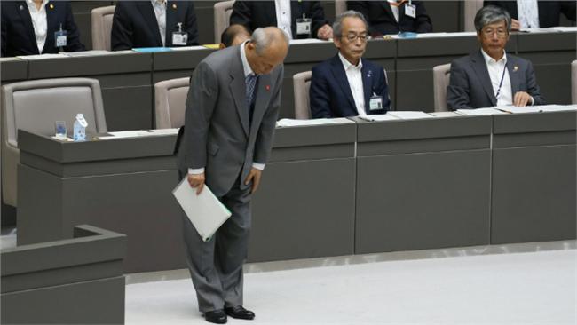 挪用政治資金醜聞　東京知事宣布辭職
