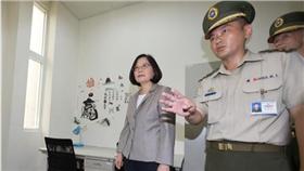 蔡英文,視導,憲兵,239營,國軍,軍人,弟兄,軍隊,裝甲部隊,雲豹,戰鬥,勤務-圖／軍聞社提供