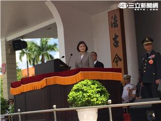 首位女三軍統帥 蔡英文領讀軍人讀訓
