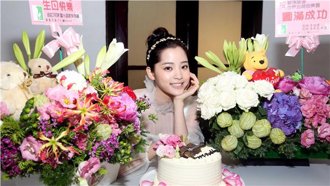 歐陽娜娜曾錄音喉嚨發炎　竟失聲4天