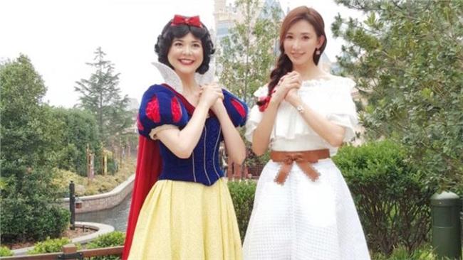 林志玲遊迪士尼　網友：比白雪公主美