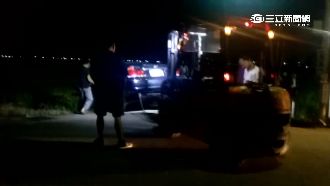 酒醉開車進田裡　肇事駕駛成泥巴人