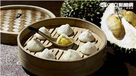 樂天皇朝推出榴槤小籠包。（圖／樂天皇朝提供）