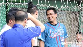 林書豪和陳金鋒相見歡（圖／記者王怡翔攝）