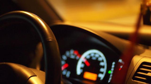 女同學藉口暈車坐副駕　真相令人傻眼