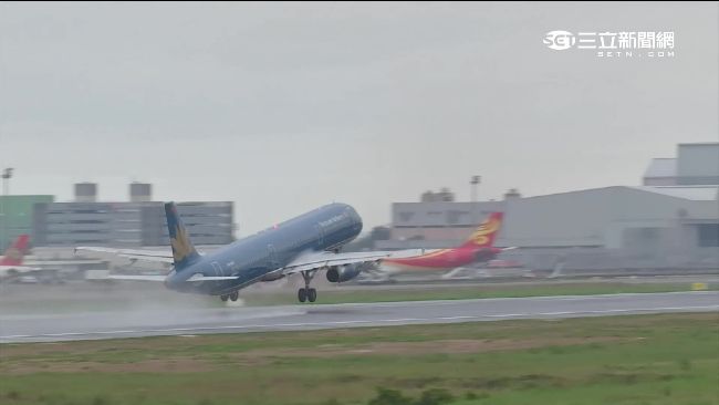 搶航空大餅　台中高雄引爆綠諸侯角力