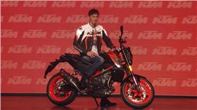  丁春誠　溫昇豪　KTM 690 DUKE R　越野機車　TRIUMPH STREET TWIN　奧地利　英國