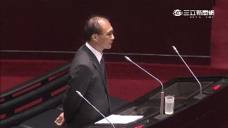 內閣滿月頻挨轟　藍委點名自走砲3人