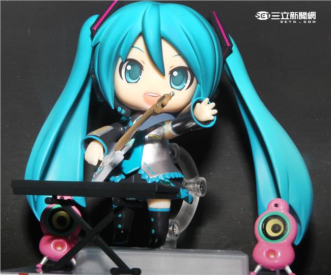 「看得見的聲音：初音未來」特展，黏土人、初音未來。（記者邱榮吉/攝影）