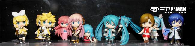 「看得見的聲音：初音未來」特展，黏土人、初音未來。（記者邱榮吉/攝影）