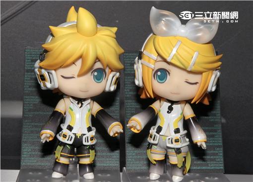 「看得見的聲音：初音未來」特展，黏土人、初音未來。（記者邱榮吉/攝影）