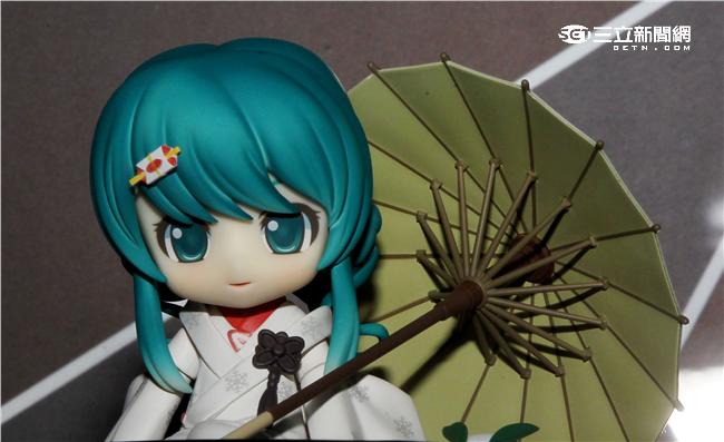 「看得見的聲音：初音未來」特展，黏土人、初音未來。（記者邱榮吉/攝影）