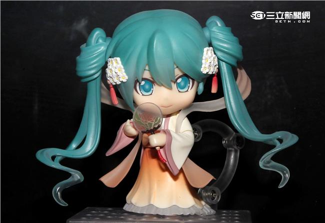 「看得見的聲音：初音未來」特展，黏土人、初音未來。（記者邱榮吉/攝影）