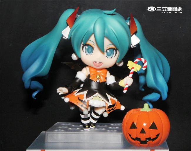 「看得見的聲音：初音未來」特展，黏土人、初音未來。（記者邱榮吉/攝影）