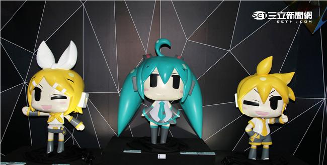 「看得見的聲音：初音未來」特展，黏土人、初音未來。（記者邱榮吉/攝影）