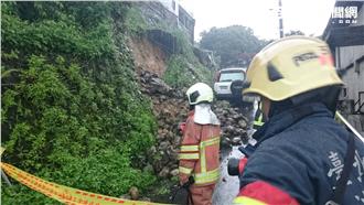 大雷雨急瀉　北市羅斯福路土石坍方
