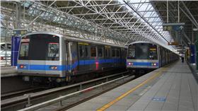 北捷擬推出早鳥票優惠措施。（圖／翻攝自Cheng-en Cheng flickr）
https://www.flickr.com/photos/rail02000/3752719970/in/photolist-6HBEUs-ptf24i-pHD699-ptiaG2-ptkcJs-ptiava-8iwiCc-8izyNA-qSzb8u-ptiat6-pKNLc5-pHD6ds-pthBwm-qSzaE5-pthBy5-ptf2w2-ptf2tg-8izpuJ-ptf2sp-oNW4S2-pHD6fb-8iwhGa-pHD6hf-8iwhnT-94GemM-pVSpgk-pthBvj-pHD651-qAdUKX-qAdURi-pVDwK5-qA6ep9-oNT1yf-oNW556-qSur5n-qSDDfk-96oam2-m23hMn-pVDwU3-qA5io1-qSzaWC-qA6ery-qAdUNc-qSurot-pVSpbR-94GevV-qAdUVX-qSurkn-94KiPy-pVDx9b