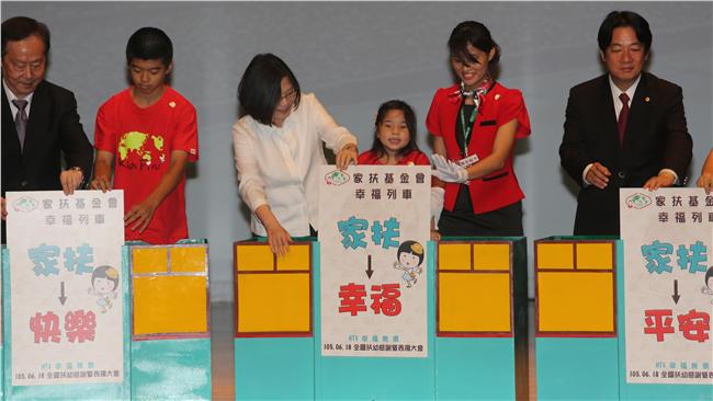 助弱勢孩童　蔡英文允解決社工人力荒