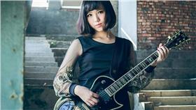 許維芳(臉書 https://www.facebook.com/profile.php?id=100009580957349&lst=100004162808590%3A100009580957349%3A1466245544&sk=photos)