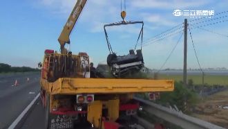 兩車發生追撞　1駕駛彈飛出車外死亡