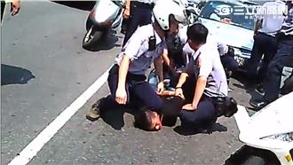 汐止2嫌犯搶銀樓金項鍊　警火速逮人