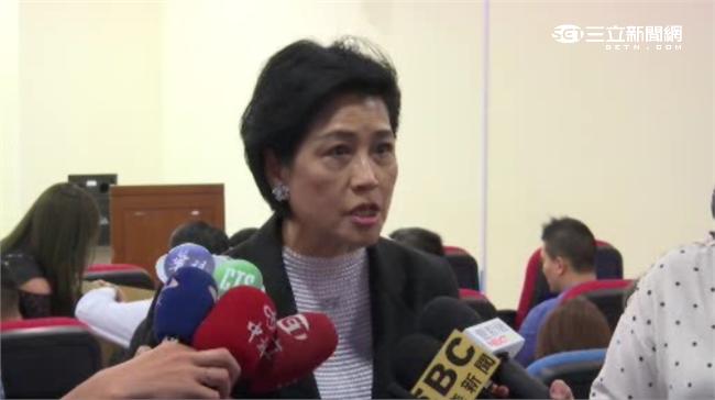 挺華航挨罵　退役空姐被迫「休長假」