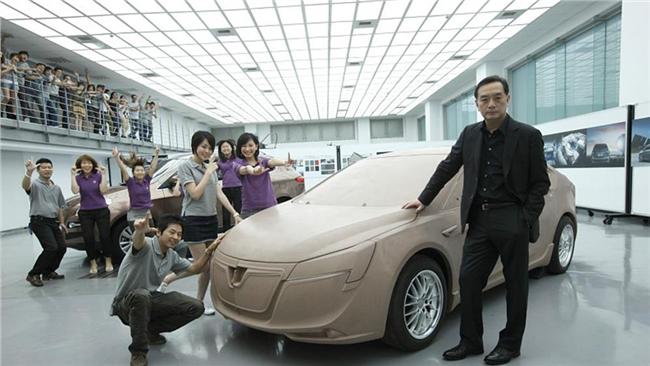 嚴凱泰愛車成癡　「去醫院自己開車」