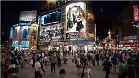 台北市、台灣、城市、人群、逛街（Flickr/Ray Terrill）
https://goo.gl/tEOXLR