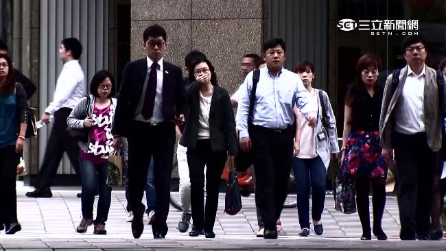 年輕人只想多放假？PTT戰神反嗆