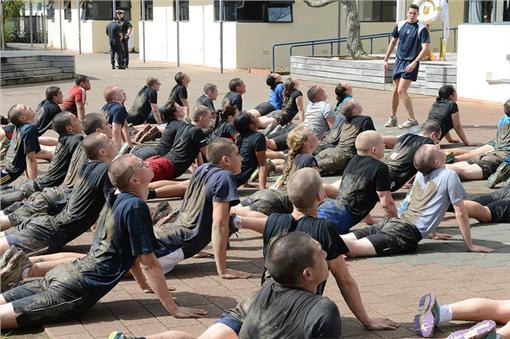 flickr新兵/Royal New Zealand Navy/https://www.flickr.com/photos/nznavy/9960931676/in/photolist-gbdnXj-pfQTsc-pgVmxF-4FrLGg-dPFfXw-gbdZdM-eUDgAZ-gbdb7U-eUQBHN-fwtTuG-inEBc9-pgV3LQ-dPzDcr-dPzD8e-5rizSv-5viC1r-ejuYTj-dPFfZ3-5DGAp1-nGR5Hj-br48Xa-aySUKX-4FrSJe-uS3fWN-5vnLKS-pubX1S-9k6zaz-nZ3hkn-nGR59L-gSfKa4-9k6KW2-dniS8P-4P4ZKn-dLV9Cc-dLVAg4-p9BrPA-srTEfm-5DFVxj-a5E8SS-brxHJ4-nGQRMF-dM1F6j-ppRgeB-eaT2ff-dXtcYk-eaMmUe-q5TWMU-9kECrU-cnNrof-9kECEj