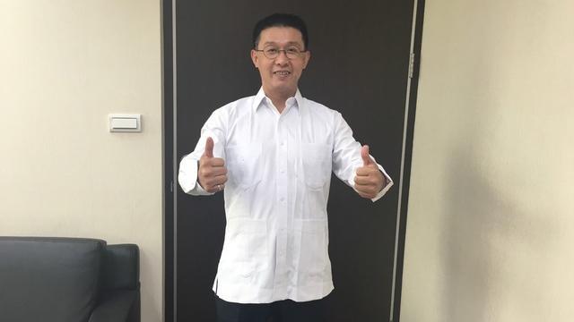 正式又好穿！許智傑大讚「巴拿馬衫」