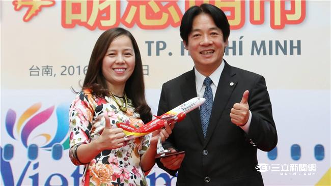 越捷台南-胡志明市首航　賴神也盛讚