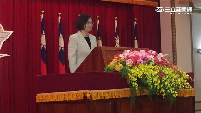 首度主持將官晉升　蔡英文致詞小口誤