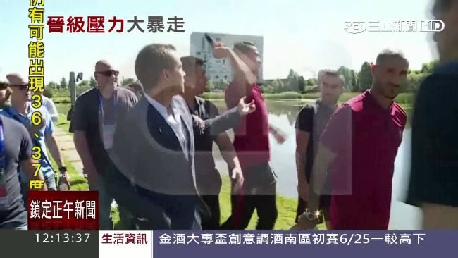 影／C羅大暴走　不爽採訪把麥丟湖裡