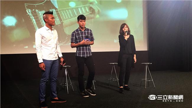 道明中學畢業歌「夢想藍圖」，主唱許維芳、謝嘉全、詞曲創作人戴恩幟蒞臨《三立新聞網》大展歌喉。（記者李慈音攝）