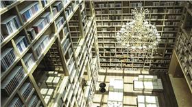 廣編特輯／大地酒店光陰部落藏書閣_晚間彷彿霍格華茲圖書館