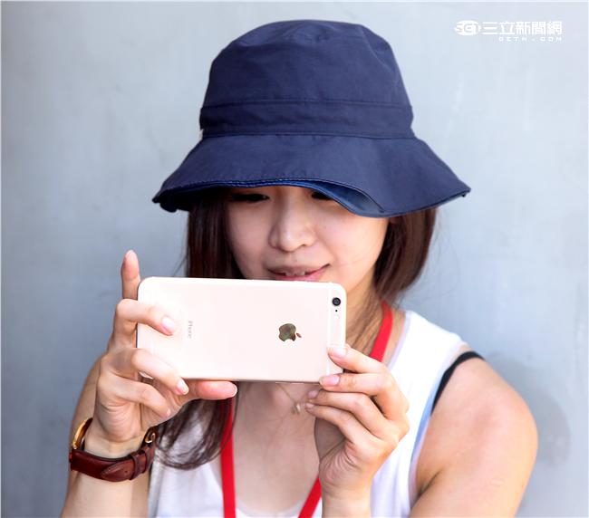 華航空服員素顏無預警、突擊式罷工，讓華航措手不急造成67架航班取消。（記者邱榮吉/攝影）