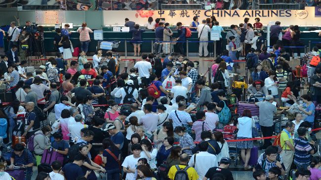 華航宣布下午5時恢復近七成航班