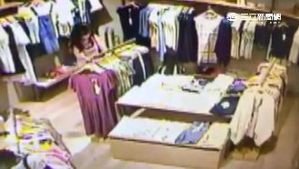 最壞身教！帶女兒逛街　媽竟當面偷衣