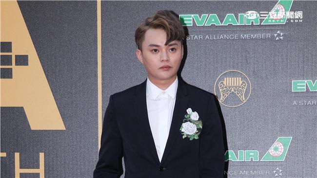 星光／許富凱求好運　當場秀出紅內褲