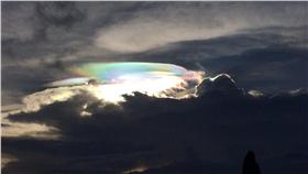 PTT,天空,氣象,彩虹,鳳凰
圖／翻攝自PTT
https://www.ptt.cc/bbs/Gossiping/M.1466849961.A.708.html