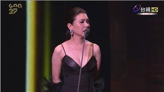 喝茫了？張清芳酒後頒獎　網友狂批