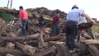 怪手翻覆！駕駛遭壓受困送醫後不治