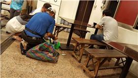 小販,衛生紙,口香糖,爆料公社,老人,愛心
爆料公社