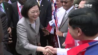 僑宴上玩問答　蔡英文拚外交作足功課