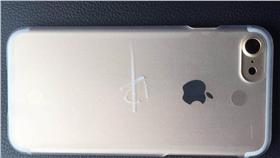 iPhone 7 諜照　翻攝推特　nowhereelse.fr