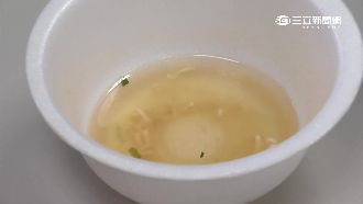 泡麵最後一口湯被倒掉　男要店員歸還